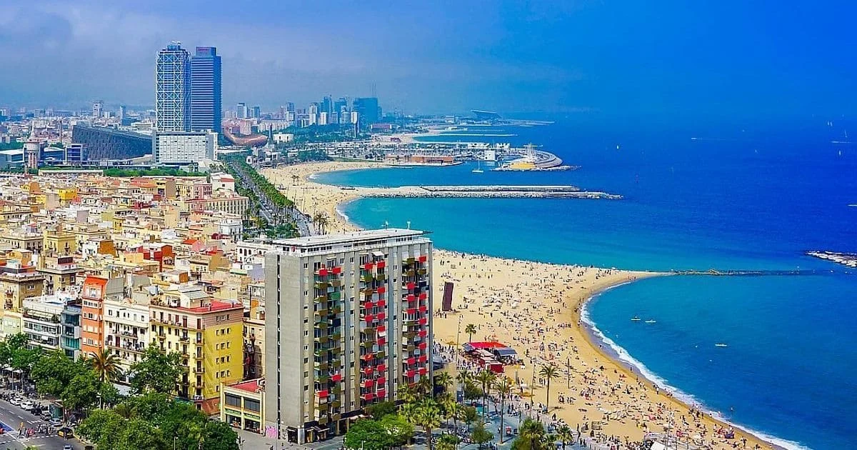Vista de Barcelona al atardecer